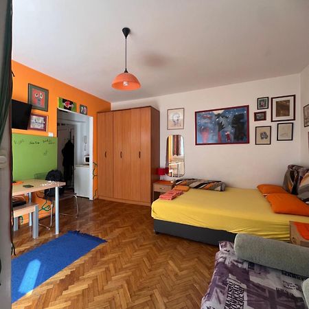 Orange Place Studio Appartement Belgrado Buitenkant foto