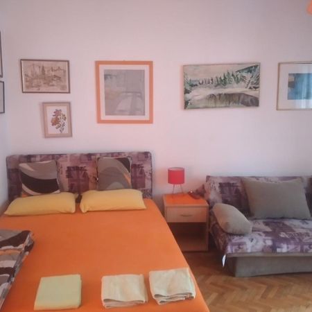 Orange Place Studio Appartement Belgrado Buitenkant foto