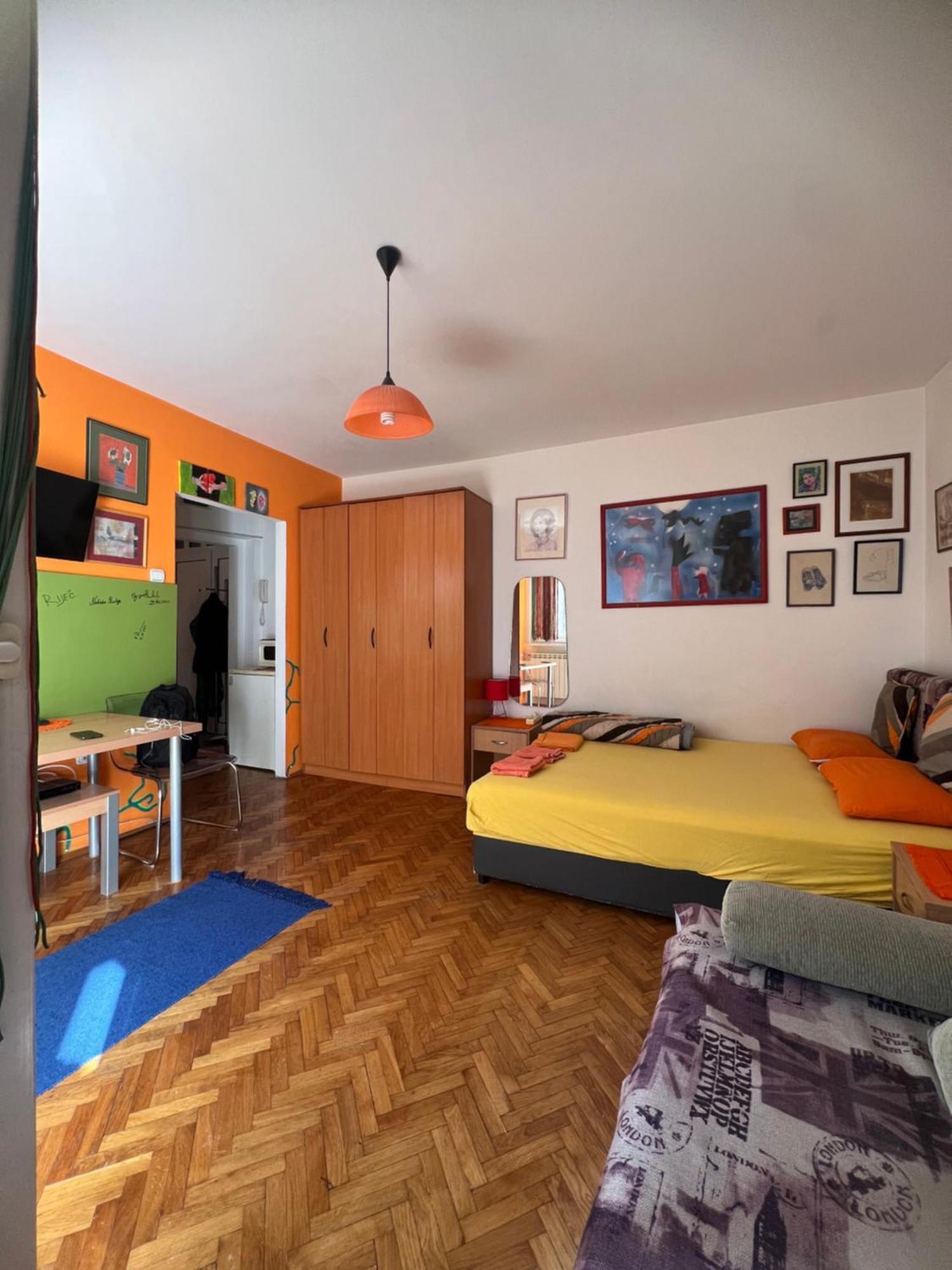 Orange Place Studio Appartement Belgrado Buitenkant foto